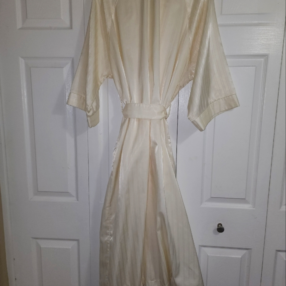 Christian Dior ivory robe one size tie front and pockets - Picture 2 of 7